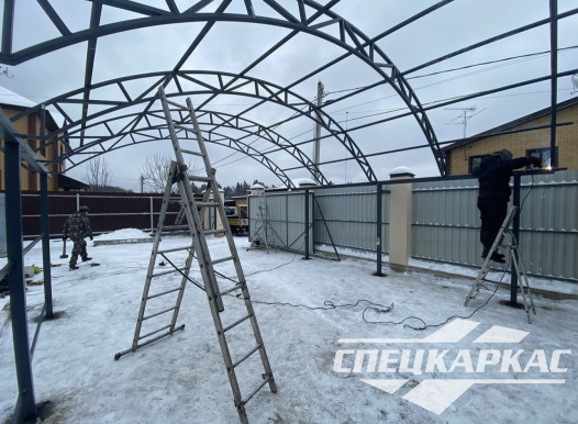 Навес из поликарбоната 6х6 для авто с закрытой боковой стенкой №53 - фото 1484